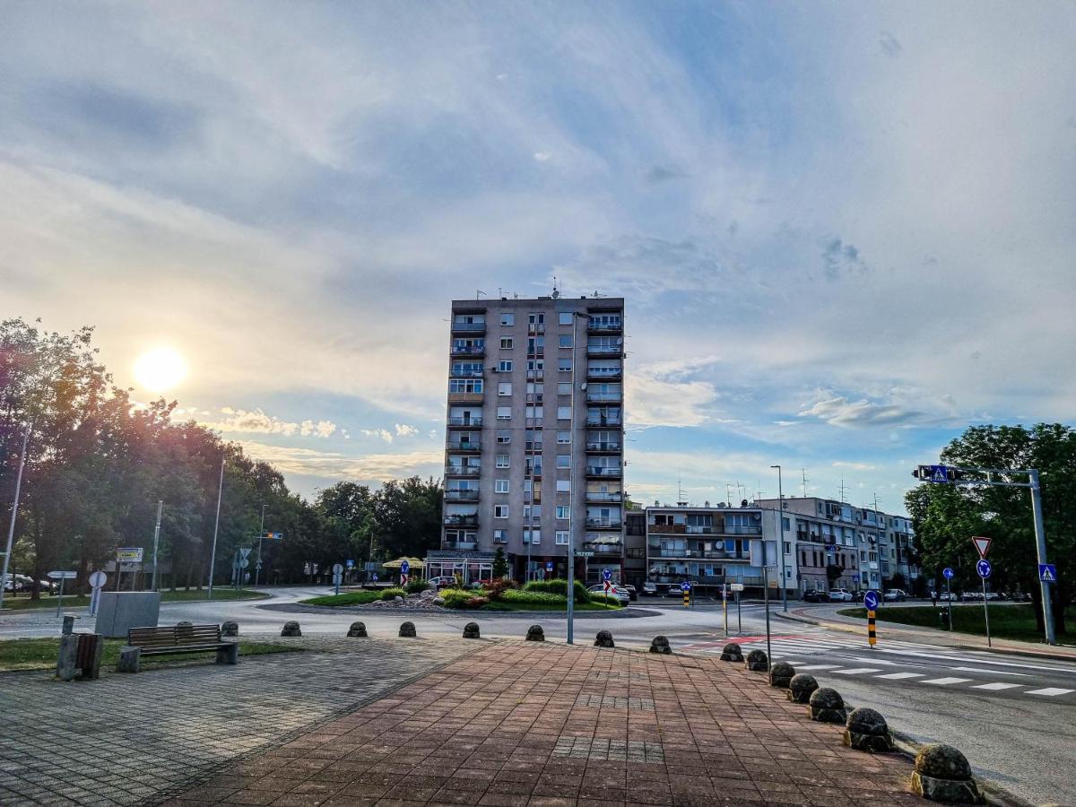 Apartment Apex Penthouse Self Check-In كارلوفاتش المظهر الخارجي الصورة