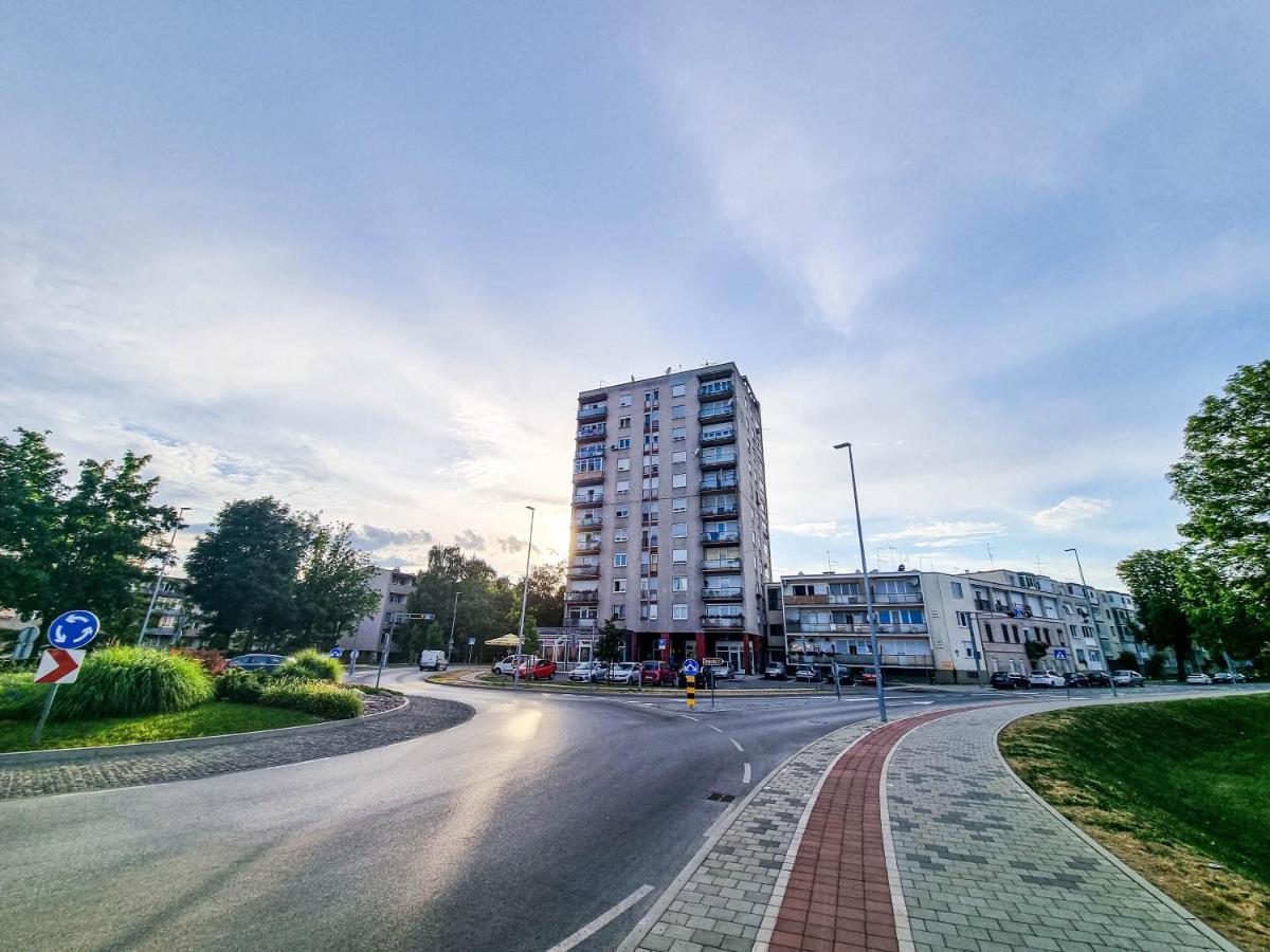 Apartment Apex Penthouse Self Check-In كارلوفاتش المظهر الخارجي الصورة